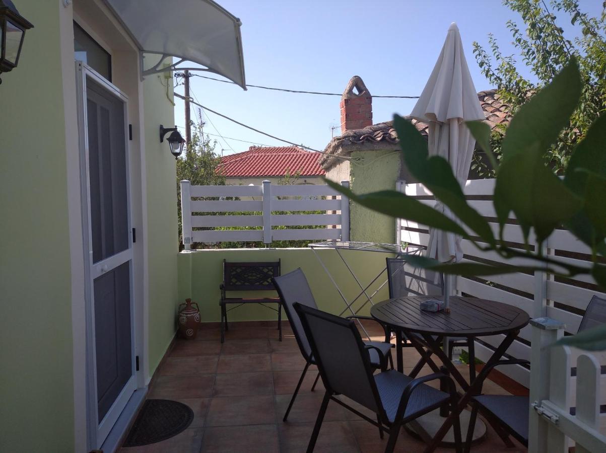 Granny'S Home Roussopoulio Екстериор снимка