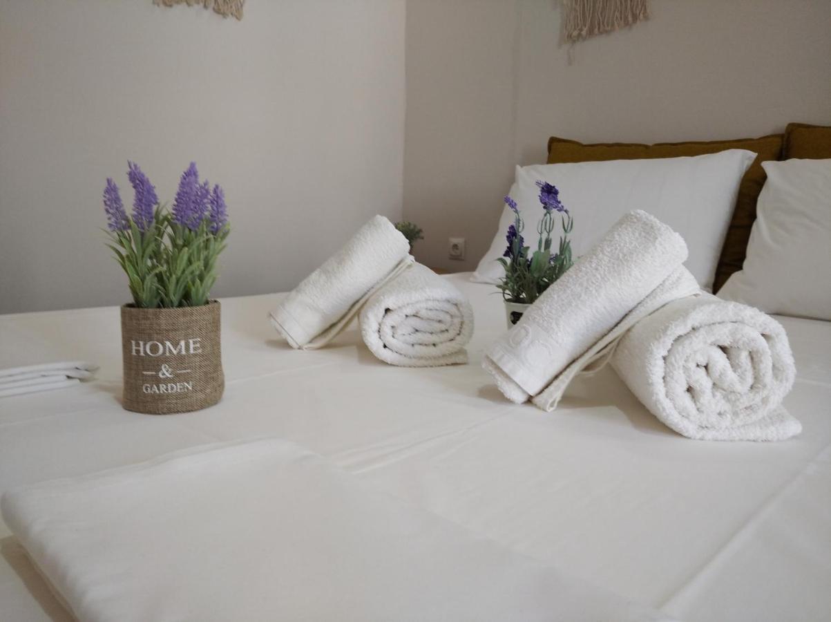 Granny'S Home Roussopoulio Екстериор снимка