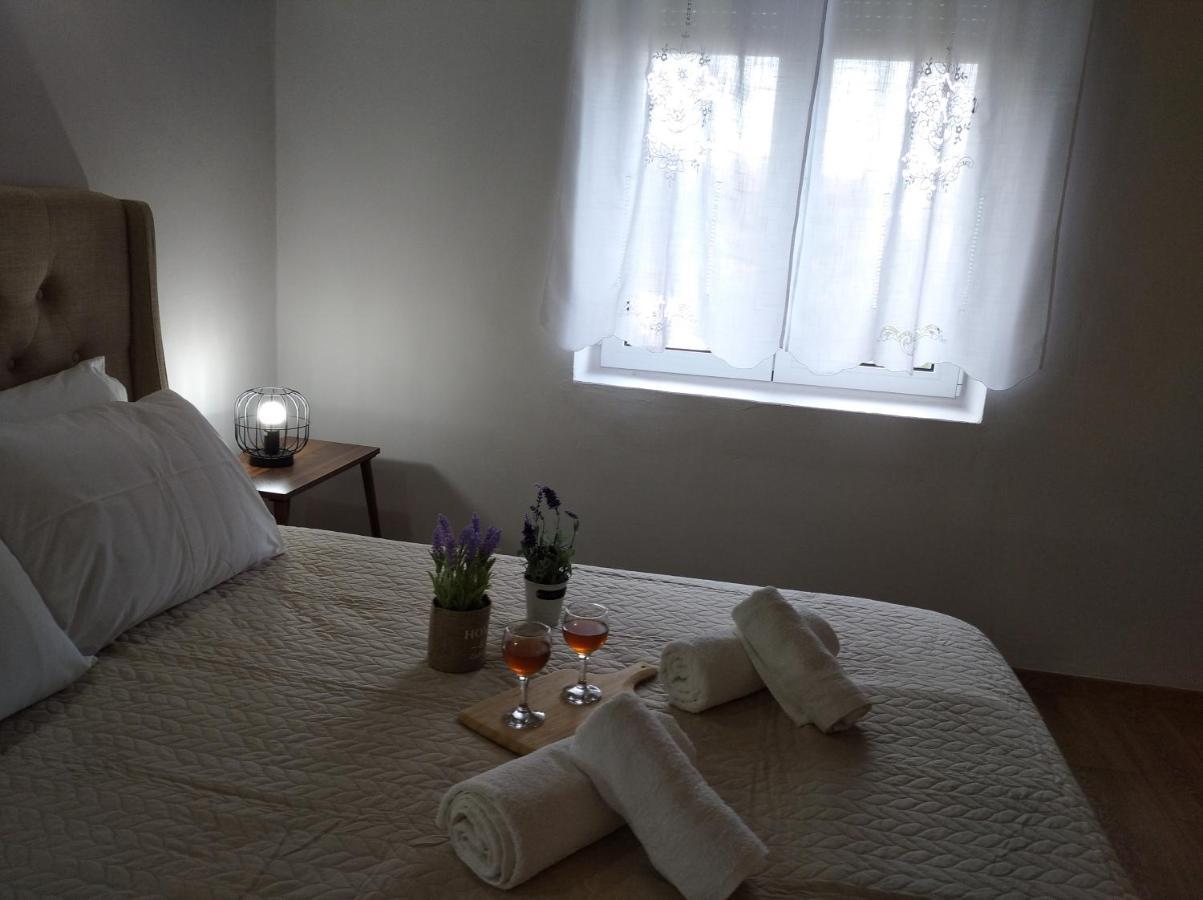Granny'S Home Roussopoulio Екстериор снимка