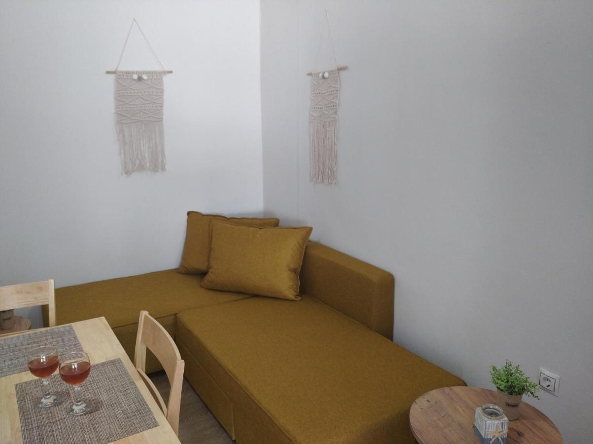 Granny'S Home Roussopoulio Екстериор снимка