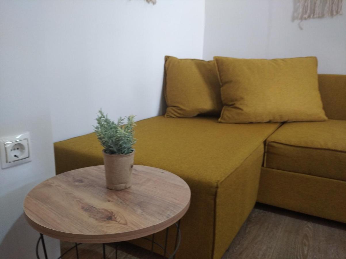 Granny'S Home Roussopoulio Екстериор снимка