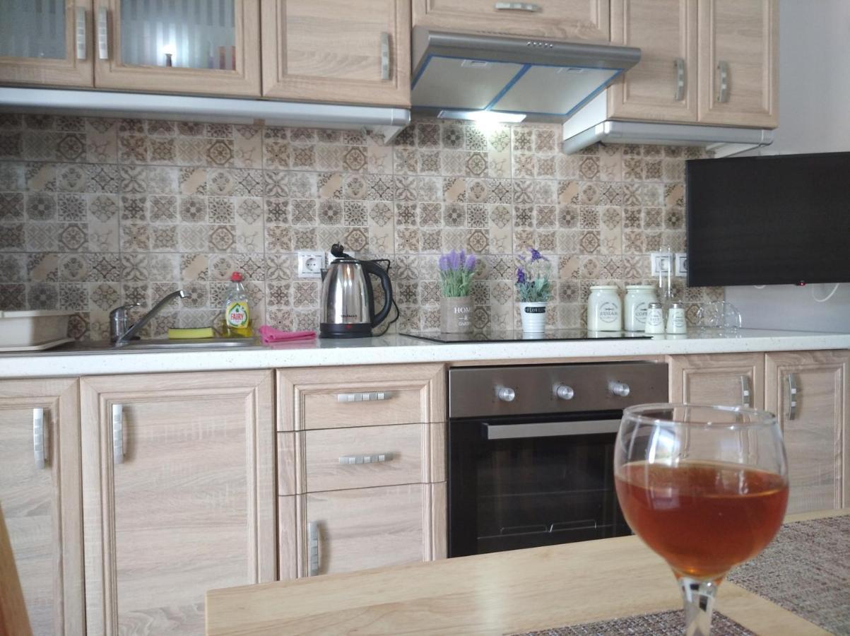 Granny'S Home Roussopoulio Екстериор снимка