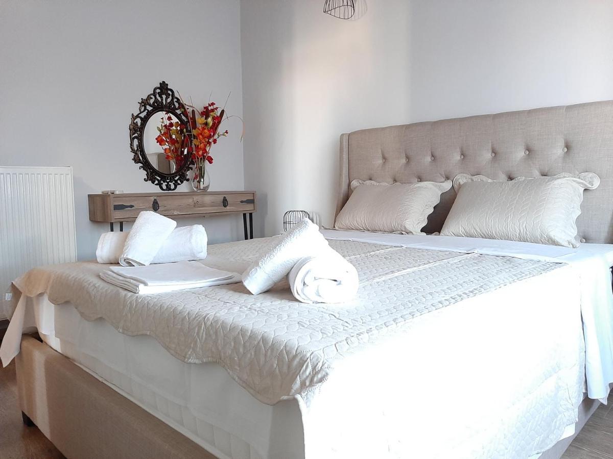 Granny'S Home Roussopoulio Екстериор снимка