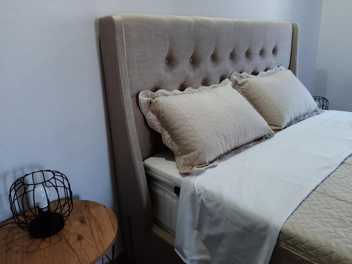 Granny'S Home Roussopoulio Екстериор снимка