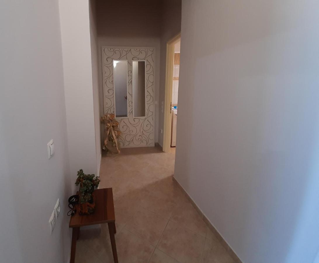 Granny'S Home Roussopoulio Екстериор снимка