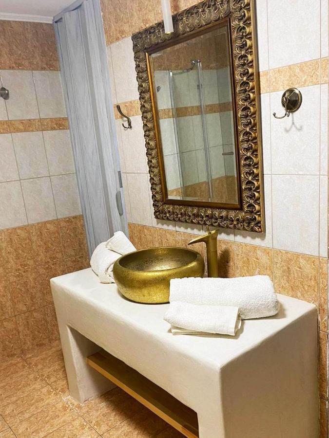 Granny'S Home Roussopoulio Екстериор снимка
