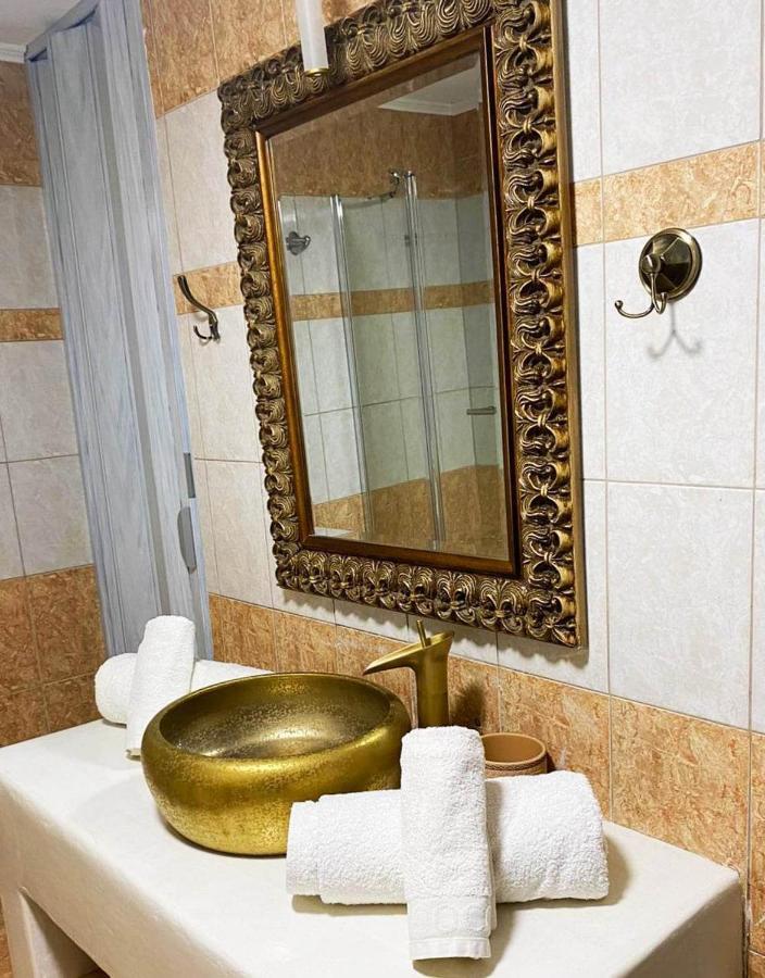 Granny'S Home Roussopoulio Екстериор снимка